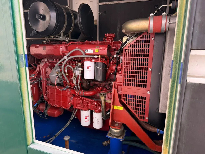 Iveco 8210 SRI 25.01 Mecc Alte Spa 280 kVA Silent generatorset - Электрогенератор: фото 4 Iveco 8210 SRI 25.01 Mecc Alte Spa 280 kVA Silent generatorset - Электрогенератор: фото 4