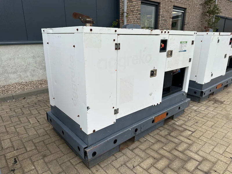 Iveco FPT F32 AM1A Leroy Somer 32 KVA Silent generatorset 660 hours ! - Электрогенератор: фото 4 Iveco FPT F32 AM1A Leroy Somer 32 KVA Silent generatorset 660 hours ! - Электрогенератор: фото 4