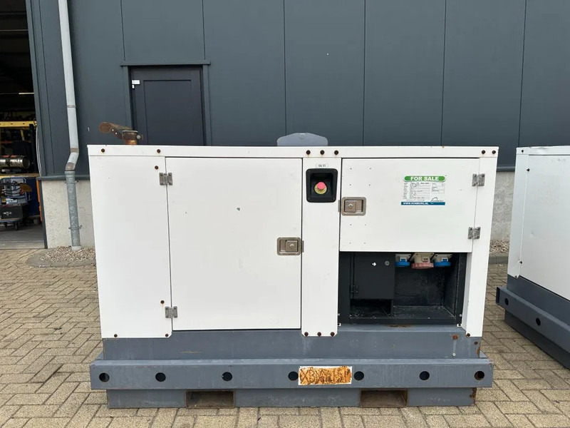 Iveco FPT F32 AM1A Leroy Somer 32 kVA Silent generatorset 28 hours ! - Электрогенератор: фото 1 Iveco FPT F32 AM1A Leroy Somer 32 kVA Silent generatorset 28 hours ! - Электрогенератор: фото 1