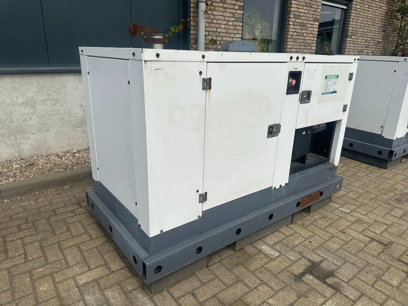 Iveco FPT F32 AM1A Leroy Somer 32 kVA Silent generatorset 92 hours ! - Электрогенератор: фото 5 Iveco FPT F32 AM1A Leroy Somer 32 kVA Silent generatorset 92 hours ! - Электрогенератор: фото 5