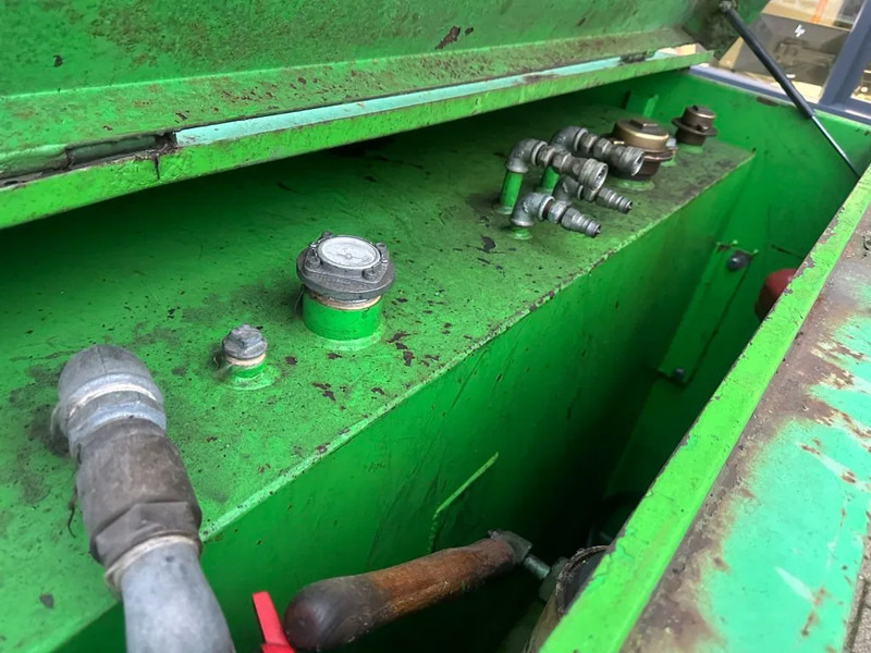 Kiwa IBC Steenbergen 2000 liter Dieseltank met handpomp Milieutank - Резервуар для хранения: фото 2 Kiwa IBC Steenbergen 2000 liter Dieseltank met handpomp Milieutank - Резервуар для хранения: фото 2