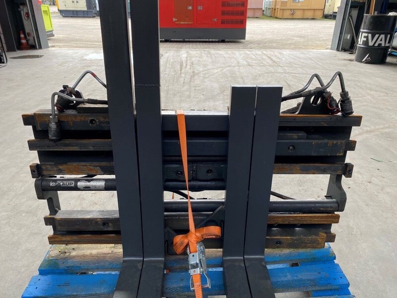 Still FEM2 Vorkenbord Positioner Vorkenversteller Sideshift - Вилы: фото 5 Still FEM2 Vorkenbord Positioner Vorkenversteller Sideshift - Вилы: фото 5