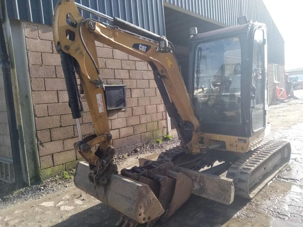 CAT 302.7 D - Мини-экскаватор: фото 1 CAT 302.7 D - Мини-экскаватор: фото 1