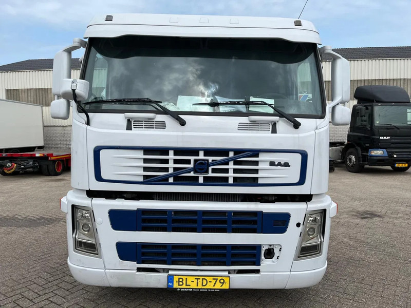 Volvo FM 9 MOTOR DEFECT (motor start wel maar kan niet rijden) - Тягач: фото 3 Volvo FM 9 MOTOR DEFECT (motor start wel maar kan niet rijden) - Тягач: фото 3