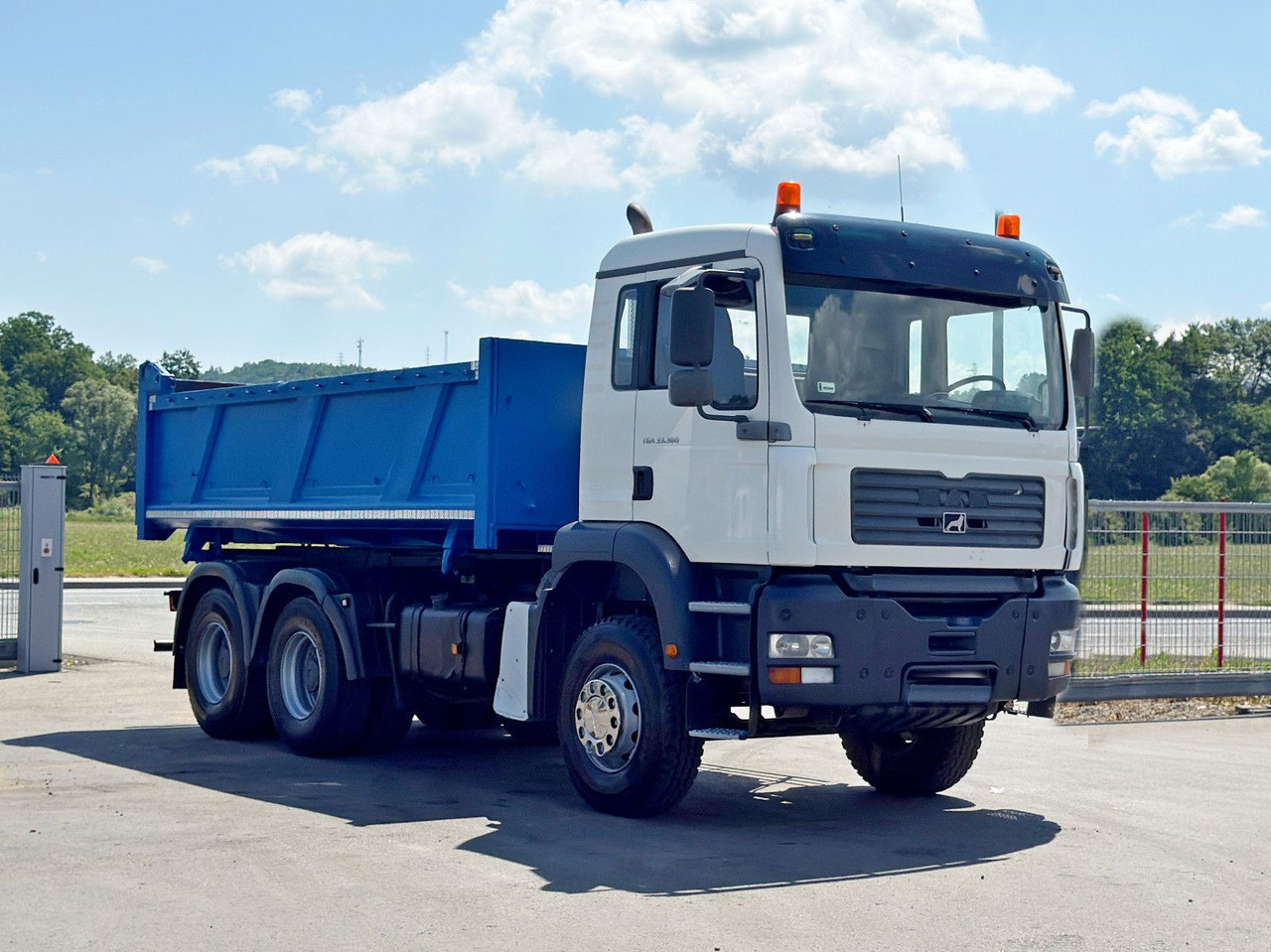 MAN TGA 33.360 * KIPPER 5,20 m + BORDMATIC / 6x4*TOP - Самосвал, Автоманипулятор: фото 4 MAN TGA 33.360 * KIPPER 5,20 m + BORDMATIC / 6x4*TOP - Самосвал, Автоманипулятор: фото 4