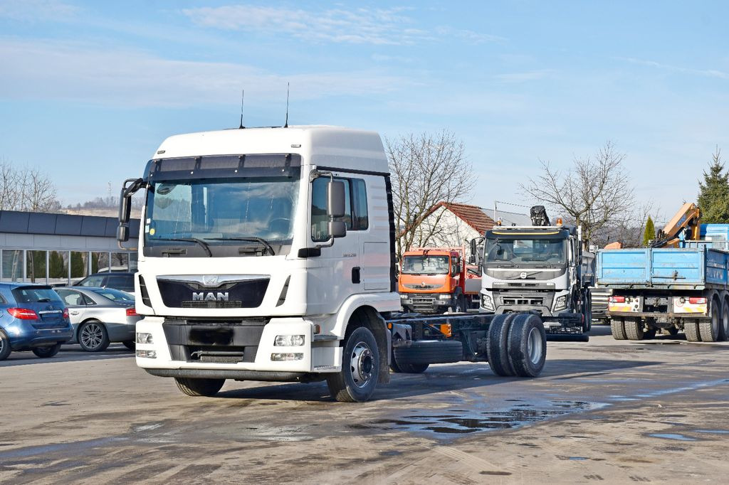 MAN TGM 12.290* FAHRGESTELL 6,30 m * TOPZUSTAND - Грузовик-шасси: фото 2 MAN TGM 12.290* FAHRGESTELL 6,30 m * TOPZUSTAND - Грузовик-шасси: фото 2
