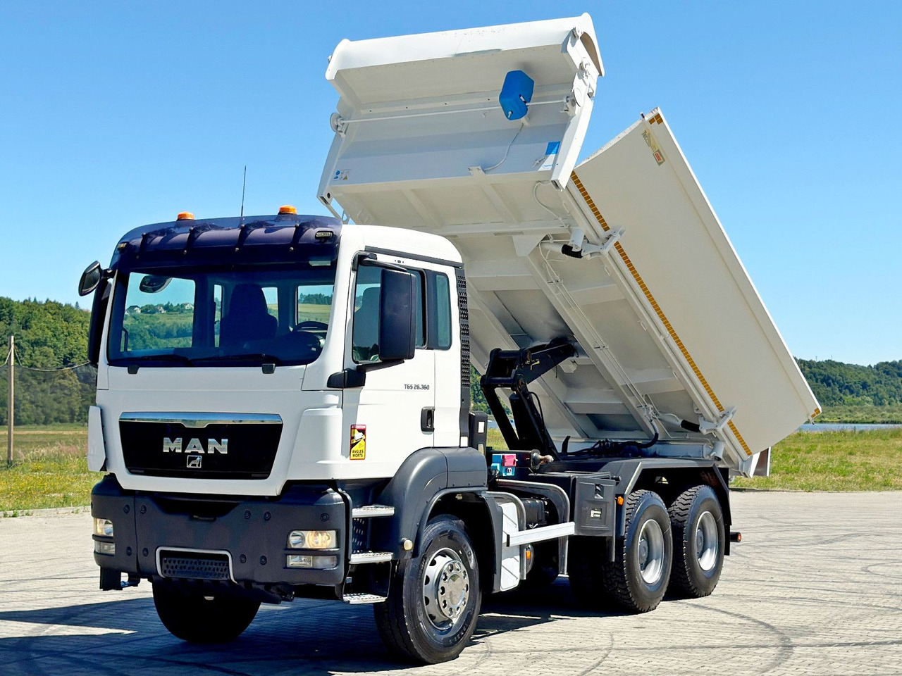 MAN TGS 26.360 Kipper 5,20 m + BORDMATIC / 6x4 - Самосвал, Автоманипулятор: фото 3 MAN TGS 26.360 Kipper 5,20 m + BORDMATIC / 6x4 - Самосвал, Автоманипулятор: фото 3