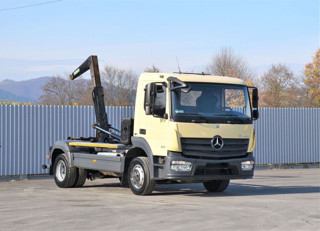 Mercedes-Benz ATEGO 1221 * ABROLLKIPPER * TOPZUSTAND - Крюковой мультилифт, Автоманипулятор: фото 1 Mercedes-Benz ATEGO 1221 * ABROLLKIPPER * TOPZUSTAND - Крюковой мультилифт, Автоманипулятор: фото 1