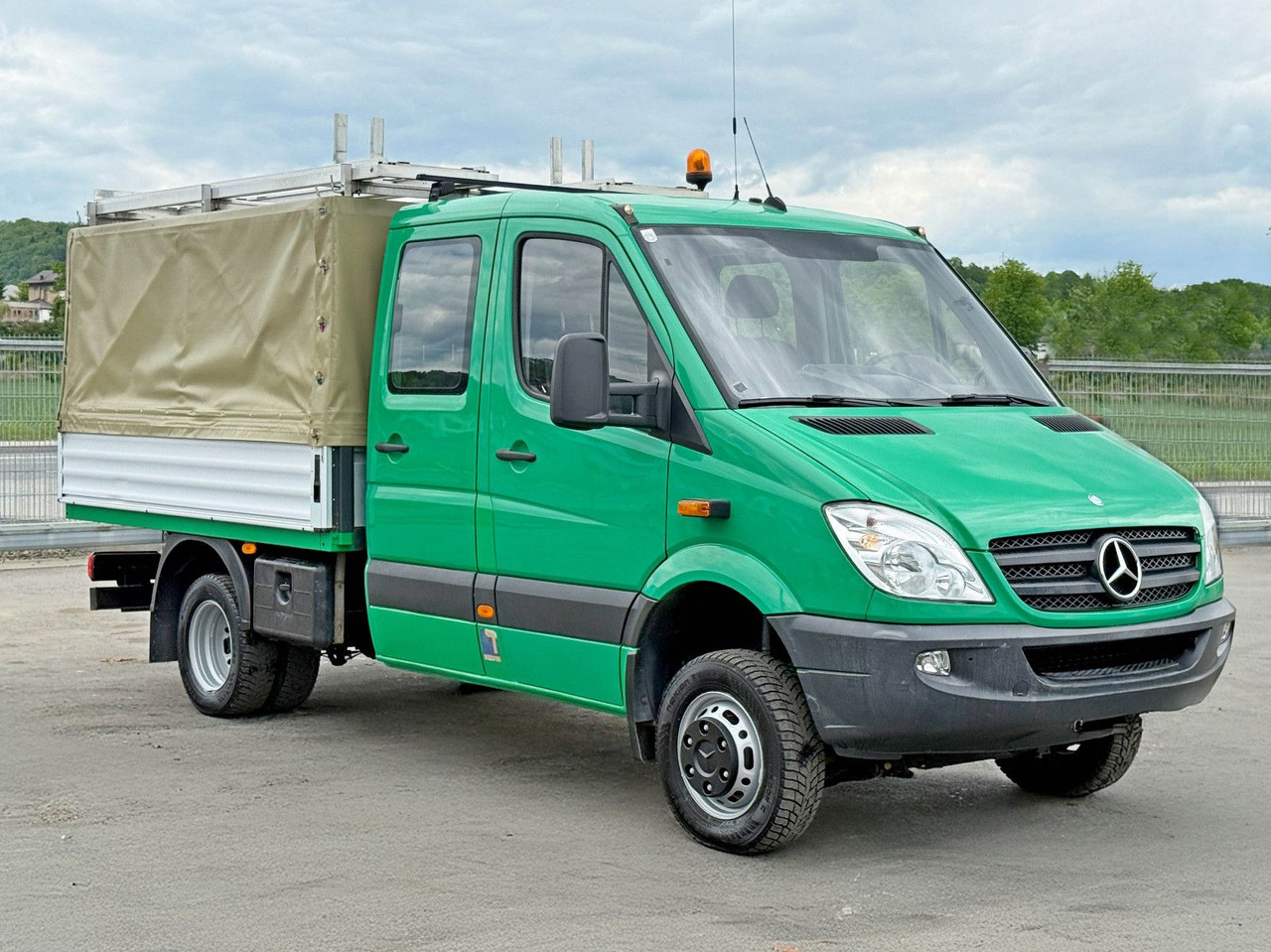 Mercedes-Benz Sprinter 516 CDI* Doppel Kabine! 4x4 *TOPZUSTAND - Малотоннажный самосвал: фото 4 Mercedes-Benz Sprinter 516 CDI* Doppel Kabine! 4x4 *TOPZUSTAND - Малотоннажный самосвал: фото 4