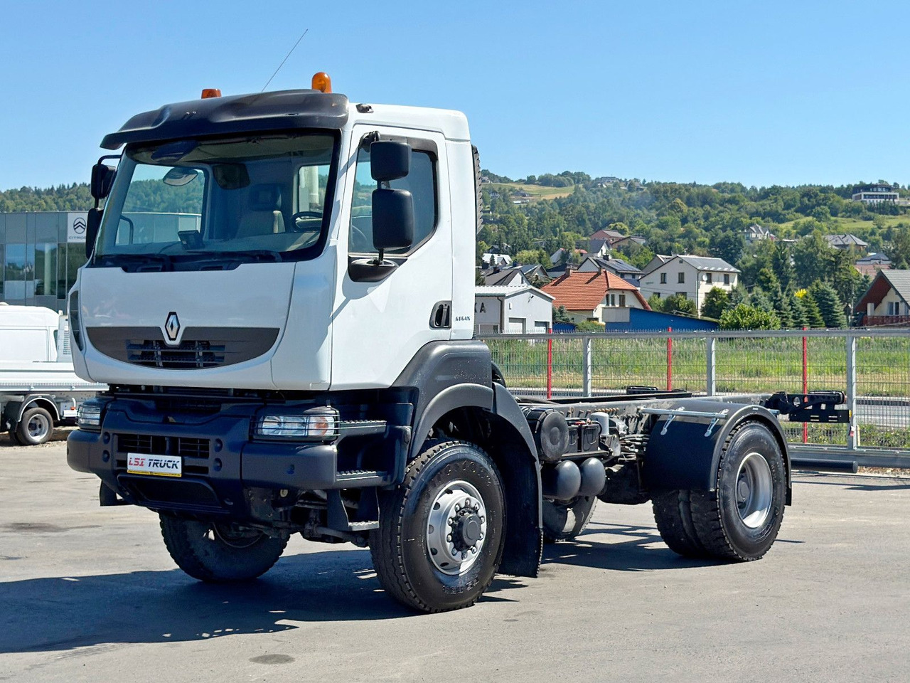 Renault KERAX 370 * FAHRGESTELL 4,55 m / 4x4*TOPZUSTAND - Грузовик-шасси: фото 2 Renault KERAX 370 * FAHRGESTELL 4,55 m / 4x4*TOPZUSTAND - Грузовик-шасси: фото 2