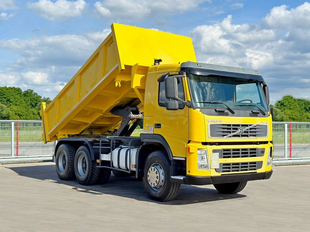 Volvo FM 370 Kipper 6,20 m + BORDMATIC / 8x4 Volvo FM 12 340 Kipper 5,05 m + BORDMATIC / 6x4 - Самосвал, Автоманипулятор: фото 1 Volvo FM 370 Kipper 6,20 m + BORDMATIC / 8x4 Volvo FM 12 340 Kipper 5,05 m + BORDMATIC / 6x4 - Самосвал, Автоманипулятор: фото 1
