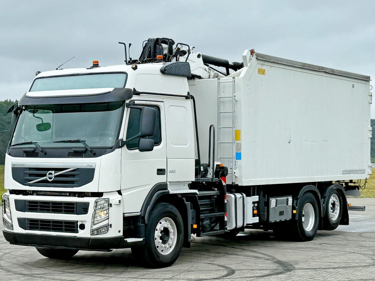 Volvo FM 420 Kipper 6,20 m * EPSILON Q150L75 *TOP - Самосвал, Автоманипулятор: фото 4 Volvo FM 420 Kipper 6,20 m * EPSILON Q150L75 *TOP - Самосвал, Автоманипулятор: фото 4