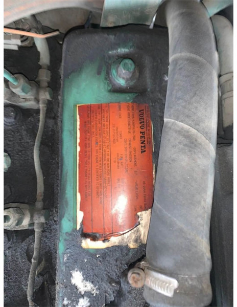 Терминальный тягач Sisu TRX182A4L2C18: фото 9