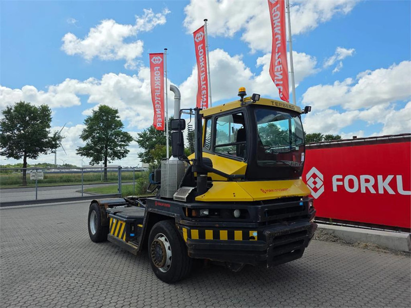 Terberg RT222 4x4 - Терминальный тягач: фото 1 Terberg RT222 4x4 - Терминальный тягач: фото 1