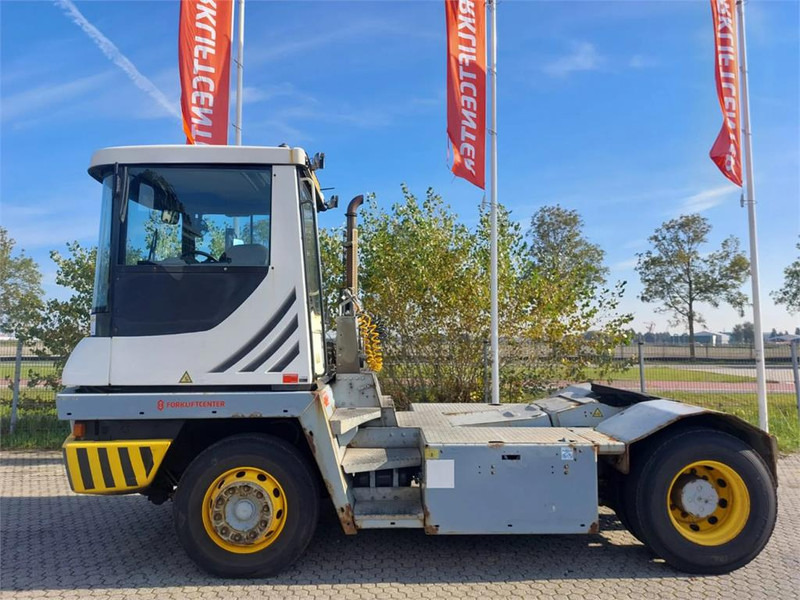 Terberg TT223 - Терминальный тягач: фото 4 Terberg TT223 - Терминальный тягач: фото 4