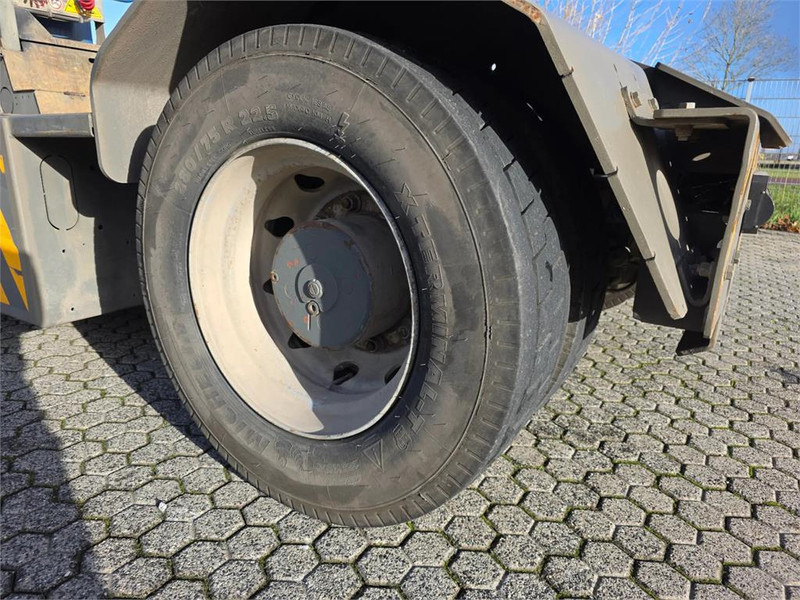 Терминальный тягач Terberg YT222: фото 13