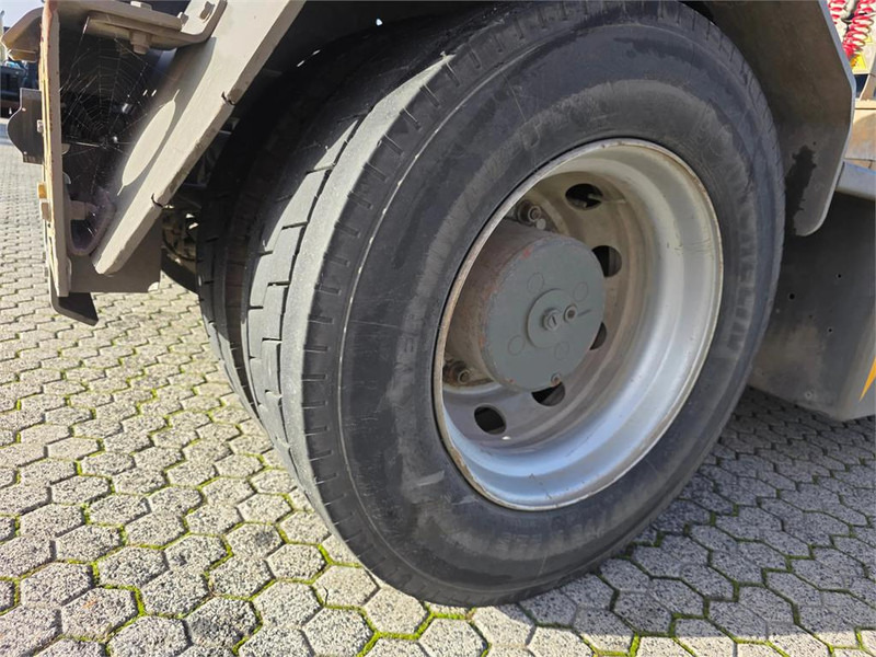 Терминальный тягач Terberg YT222: фото 14