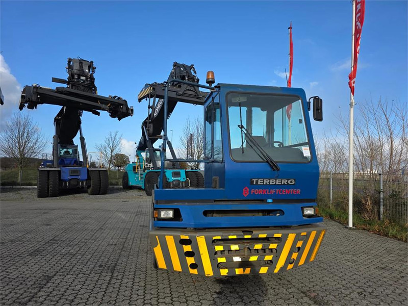 Терминальный тягач Terberg YT222: фото 8