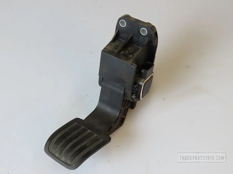 DAF 1860240 Gaspedaal DAF XF - Приборная панель для Грузовиков: фото 1 DAF 1860240 Gaspedaal DAF XF - Приборная панель для Грузовиков: фото 1