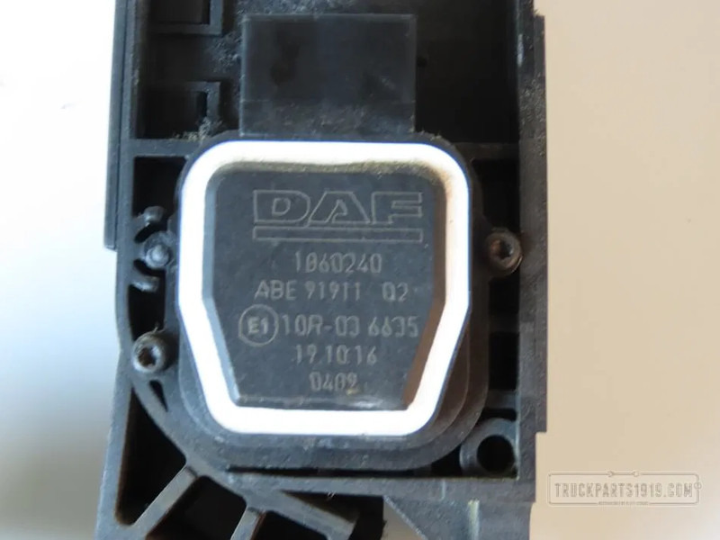 DAF 1860240 Gaspedaal DAF XF - Приборная панель для Грузовиков: фото 2 DAF 1860240 Gaspedaal DAF XF - Приборная панель для Грузовиков: фото 2