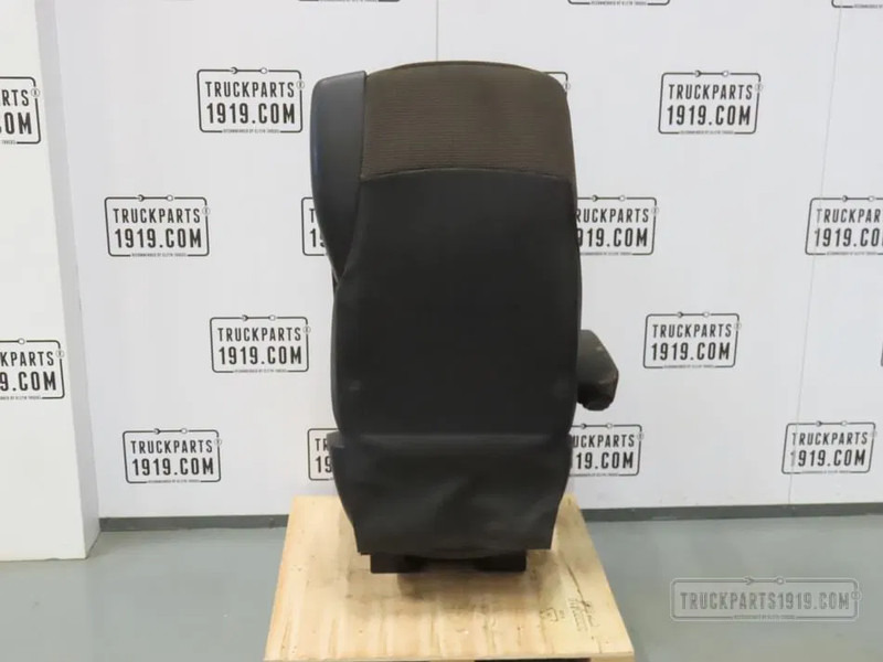 DAF 1978966 Bestuurdersstoel DAF XF 106 - Сиденье для Грузовиков: фото 2 DAF 1978966 Bestuurdersstoel DAF XF 106 - Сиденье для Грузовиков: фото 2