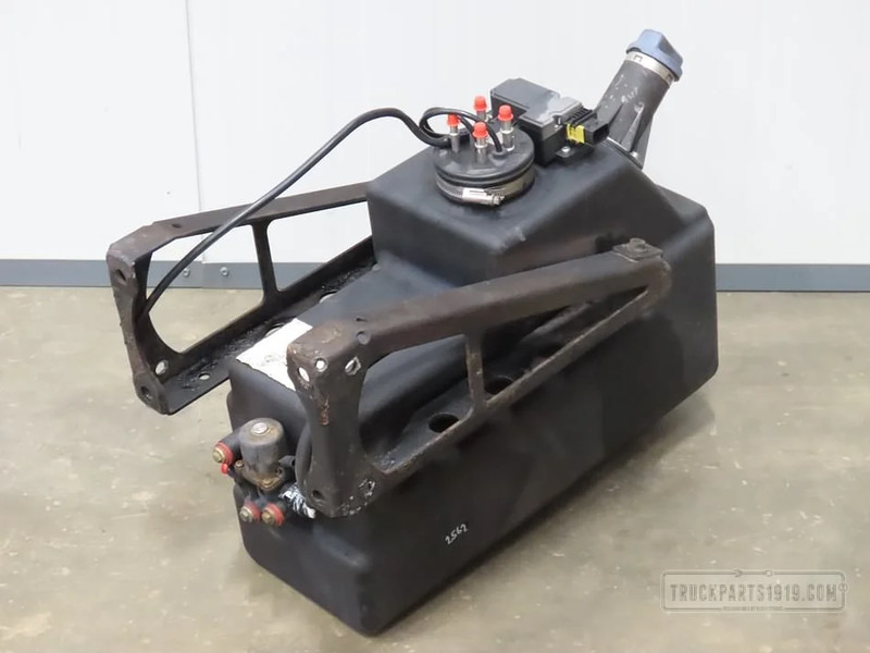 MAN Exhaust System AdBlue tank 35L - Глушитель/ Выхлопная система для Грузовиков: фото 2 MAN Exhaust System AdBlue tank 35L - Глушитель/ Выхлопная система для Грузовиков: фото 2