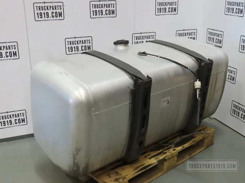 Mercedes-Benz 9604703903 Brandstoftank + steunen 630L - Топливный бак для Грузовиков: фото 2 Mercedes-Benz 9604703903 Brandstoftank + steunen 630L - Топливный бак для Грузовиков: фото 2
