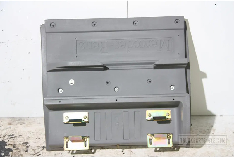 Mercedes-Benz A9415200320 Spatscherm - Кузов и экстерьер для Грузовиков: фото 1 Mercedes-Benz A9415200320 Spatscherm - Кузов и экстерьер для Грузовиков: фото 1