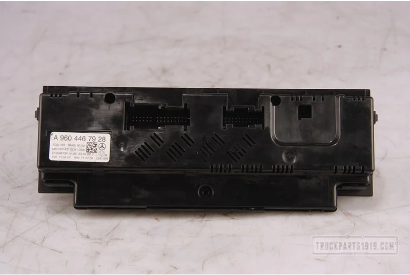 Mercedes-Benz Heating, Ventilation & AC Kachelbediening MB MP4 - Отопление/ Вентиляция для Грузовиков: фото 2 Mercedes-Benz Heating, Ventilation & AC Kachelbediening MB MP4 - Отопление/ Вентиляция для Грузовиков: фото 2