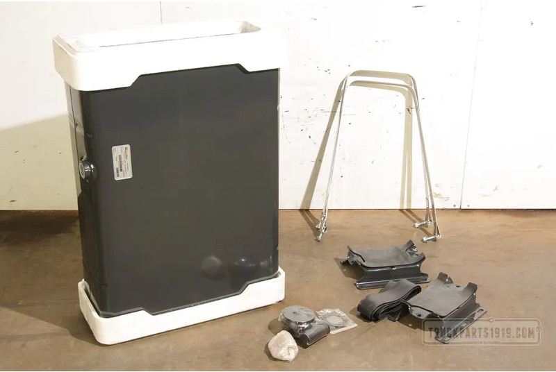 ZF NSOF0135086RC00 Hydr. tank achter cab 135 Ltr - Гидравлика для Грузовиков: фото 1 ZF NSOF0135086RC00 Hydr. tank achter cab 135 Ltr - Гидравлика для Грузовиков: фото 1