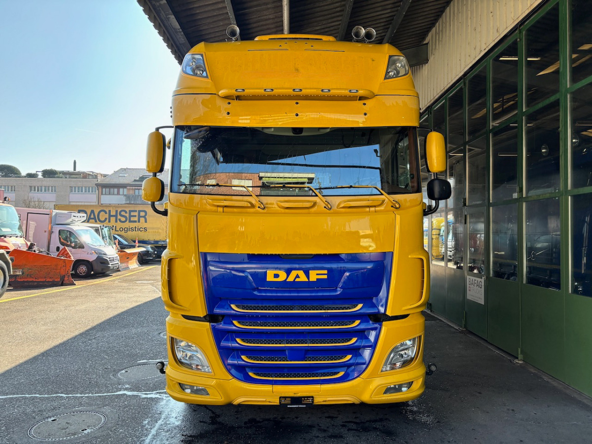 DAF FAN XF 530 LD Jumbo - Тентованный грузовик: фото 3 DAF FAN XF 530 LD Jumbo - Тентованный грузовик: фото 3