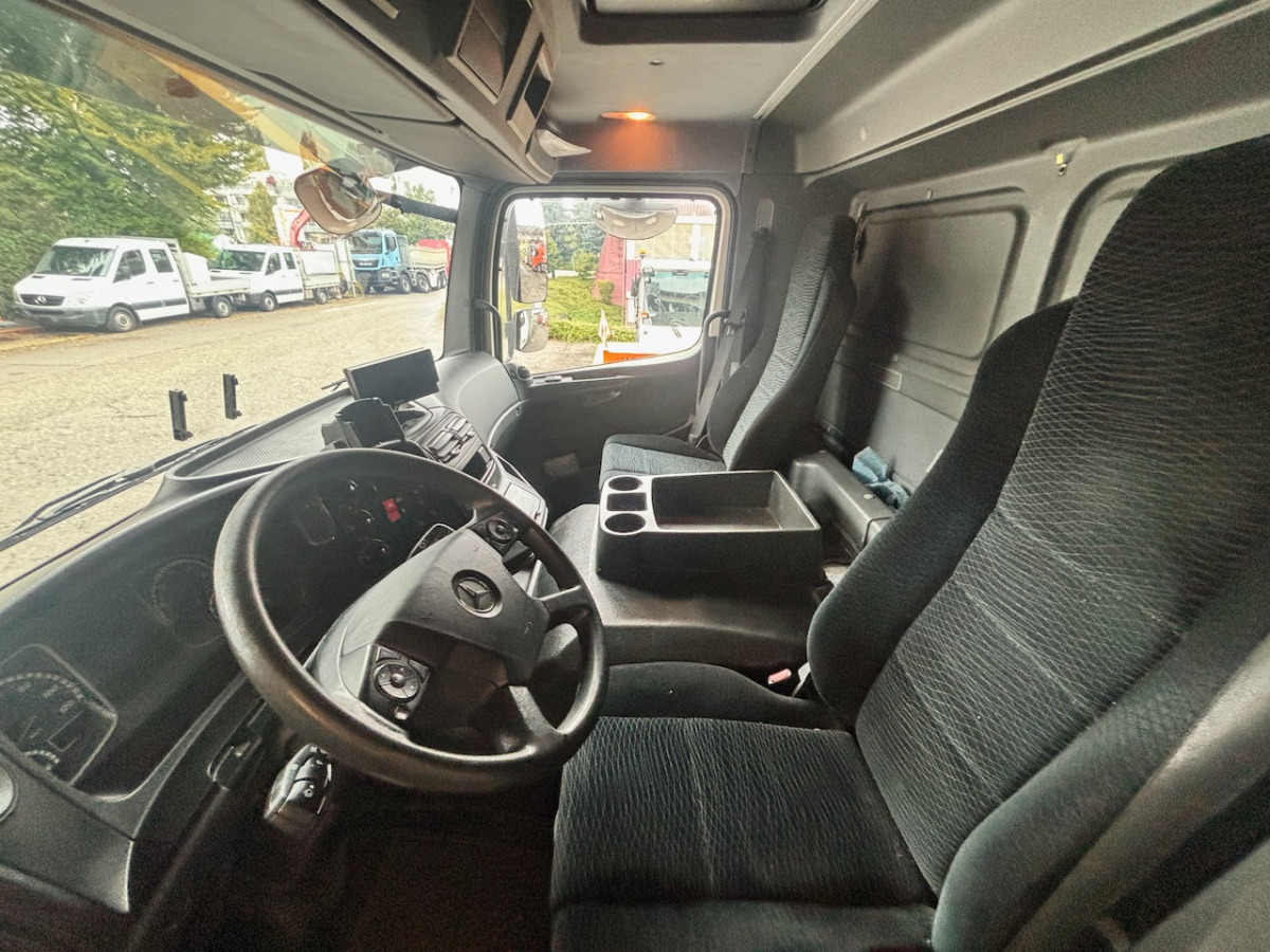 MERCEDES Atego 1530 - Грузовик бортовой/ Платформа: фото 4 MERCEDES Atego 1530 - Грузовик бортовой/ Платформа: фото 4
