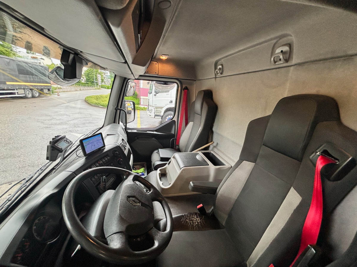 RENAULT D14.250 - Грузовик с закрытым кузовом: фото 4 RENAULT D14.250 - Грузовик с закрытым кузовом: фото 4