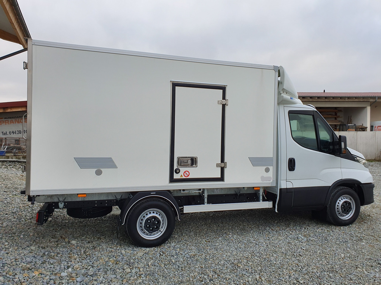 Iveco Daily 180 Tiefkühlkoffer 6PAL - Малотоннажный рефрижератор: фото 3 Iveco Daily 180 Tiefkühlkoffer 6PAL - Малотоннажный рефрижератор: фото 3