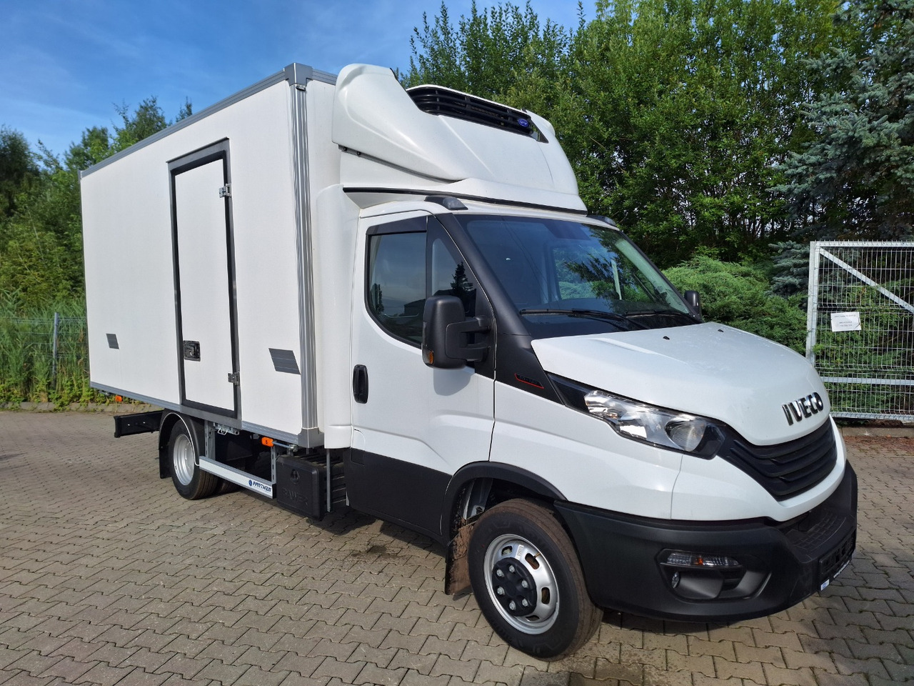 Iveco Daily 70C18 Kühlkoffer LBW BÃR - Малотоннажный рефрижератор: фото 1 Iveco Daily 70C18 Kühlkoffer LBW BÃR - Малотоннажный рефрижератор: фото 1