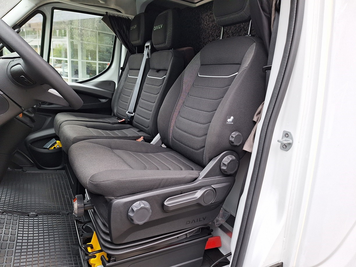 Iveco Daily 70C18A8 Backsleeper BÄR - Тентованный фургон: фото 3 Iveco Daily 70C18A8 Backsleeper BÄR - Тентованный фургон: фото 3