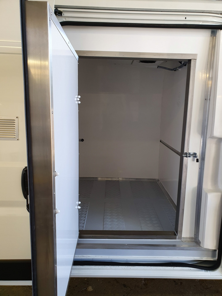 Renault Master L3H2 Tiefkühlkasten -18°C - Малотоннажный рефрижератор: фото 5 Renault Master L3H2 Tiefkühlkasten -18°C - Малотоннажный рефрижератор: фото 5
