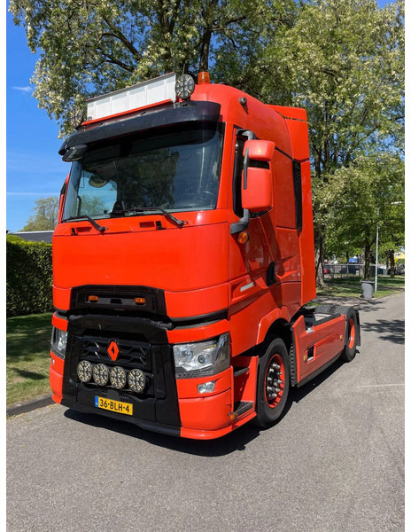 Renault T - Тягач: фото 1 Renault T - Тягач: фото 1