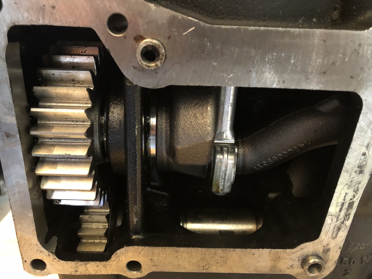 AIR COMPRESSOR MAN TGA 2 CYLINDERS MAN TGA - Пневмокомпрессор для Грузовиков: фото 3 AIR COMPRESSOR MAN TGA 2 CYLINDERS MAN TGA - Пневмокомпрессор для Грузовиков: фото 3