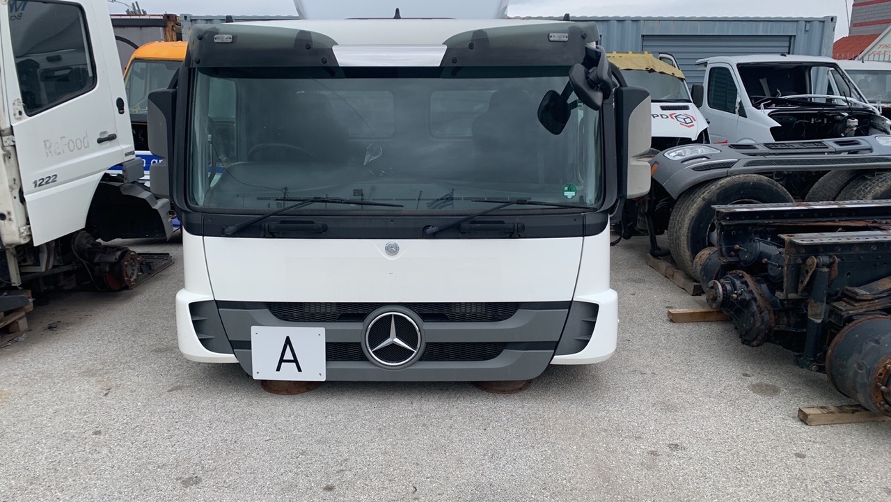 MEDIUM CAB ACTROS MP3 RHD - Кабина и интерьер для Грузовиков: фото 1 MEDIUM CAB ACTROS MP3 RHD - Кабина и интерьер для Грузовиков: фото 1