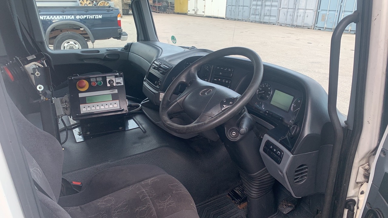 MEDIUM CAB ACTROS MP3 RHD - Кабина и интерьер для Грузовиков: фото 4 MEDIUM CAB ACTROS MP3 RHD - Кабина и интерьер для Грузовиков: фото 4