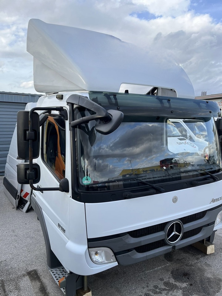SHORT CAB COMPLETE ATEGO 3 - Кабина и интерьер для Грузовиков: фото 1 SHORT CAB COMPLETE ATEGO 3 - Кабина и интерьер для Грузовиков: фото 1