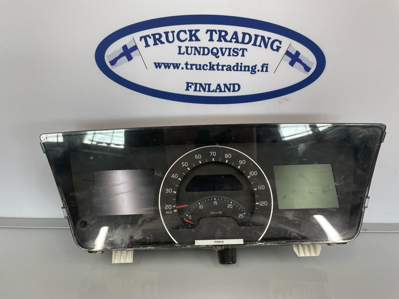 Volvo  - Приборная панель: фото 1 Volvo  - Приборная панель: фото 1