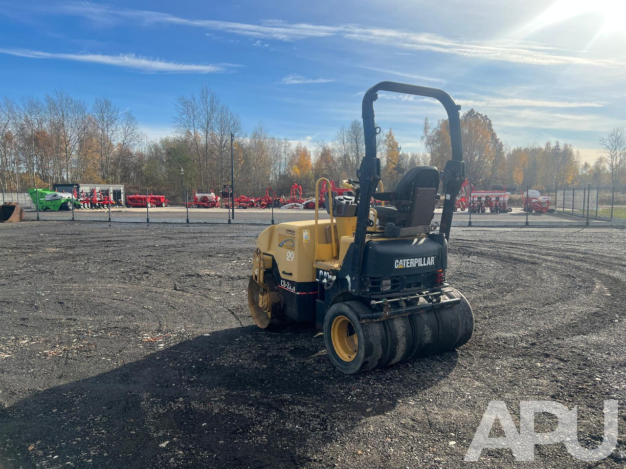 CATERPILLAR CB-225E - Каток: фото 3 CATERPILLAR CB-225E - Каток: фото 3