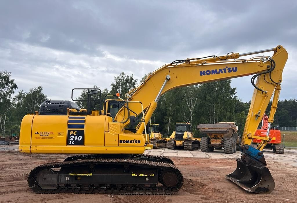 Komatsu PC210-lc11 - Гусеничный экскаватор: фото 1 Komatsu PC210-lc11 - Гусеничный экскаватор: фото 1