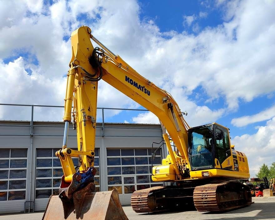 Komatsu PC210LC-11 - Гусеничный экскаватор: фото 1 Komatsu PC210LC-11 - Гусеничный экскаватор: фото 1