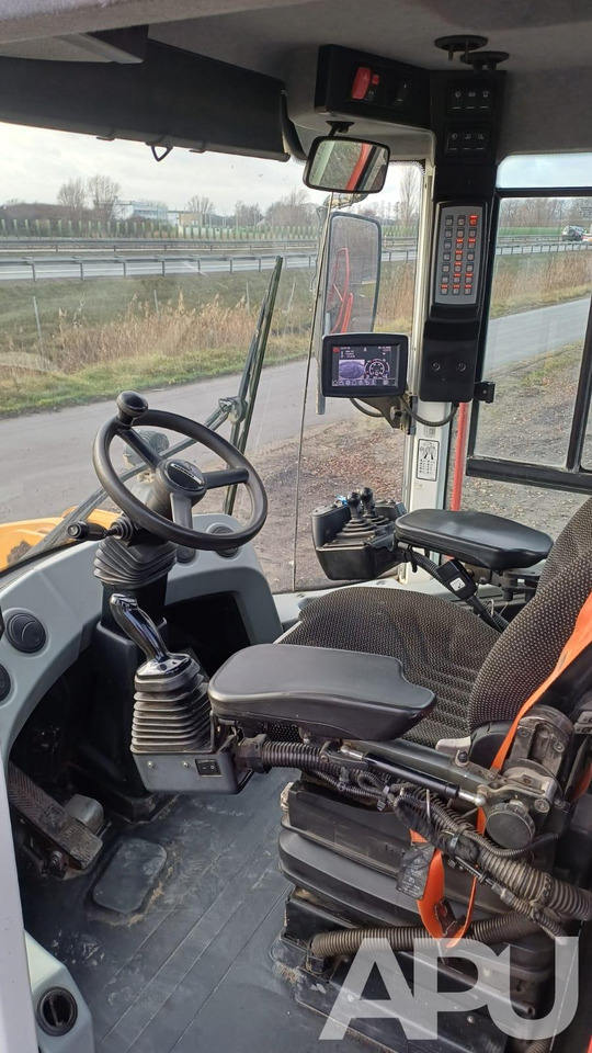 Колёсный погрузчик Liebherr L576 Xpower: фото 13