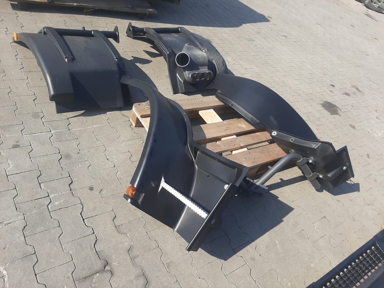 IVECO EUROCARGO 150-280 EURO 5-6 CABINE 4X4 NIEUW HANDMATIG 000135 - Кабина для Грузовиков: фото 3 IVECO EUROCARGO 150-280 EURO 5-6 CABINE 4X4 NIEUW HANDMATIG 000135 - Кабина для Грузовиков: фото 3