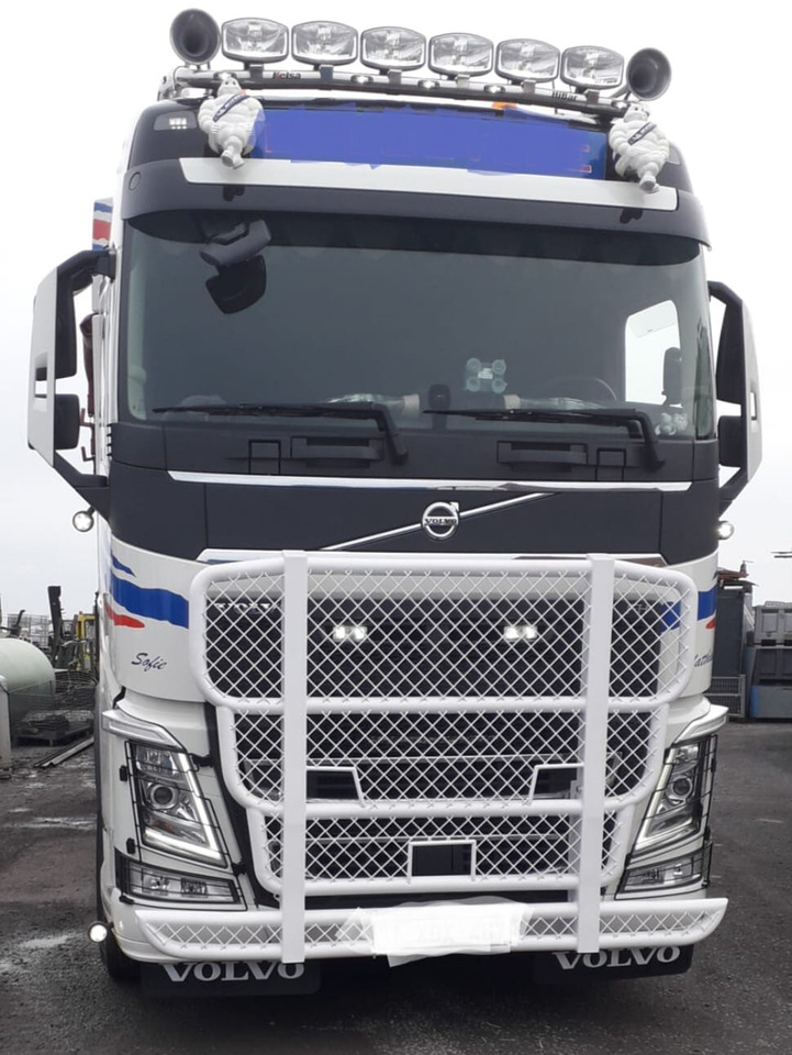 Volvo FH4 BULLBAR RVS primer NIET GESPOTEN 000010 - Кузов и экстерьер для Грузовиков: фото 3 Volvo FH4 BULLBAR RVS primer NIET GESPOTEN 000010 - Кузов и экстерьер для Грузовиков: фото 3