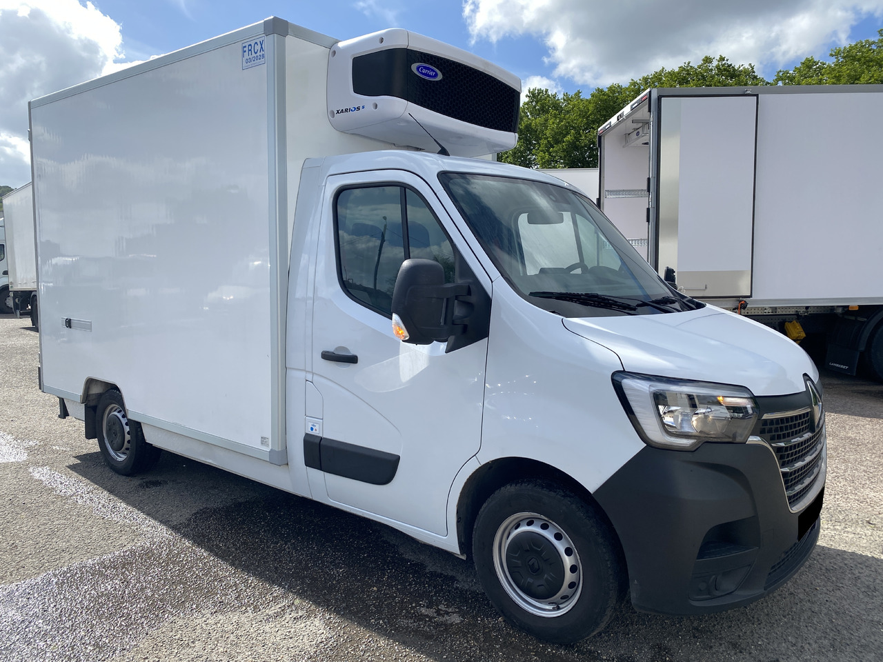 Малотоннажный рефрижератор для транспортировки пищевых продуктов RENAULT master: фото 1